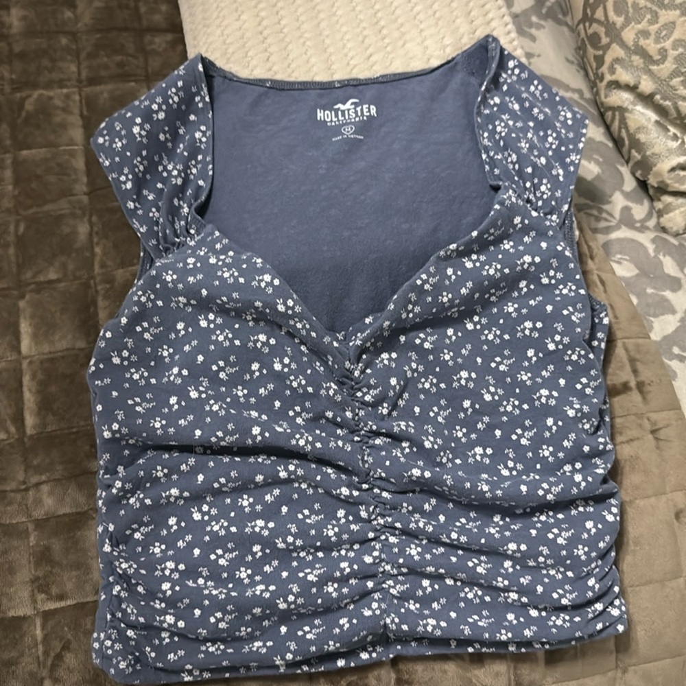 Hollister blue flower shirt